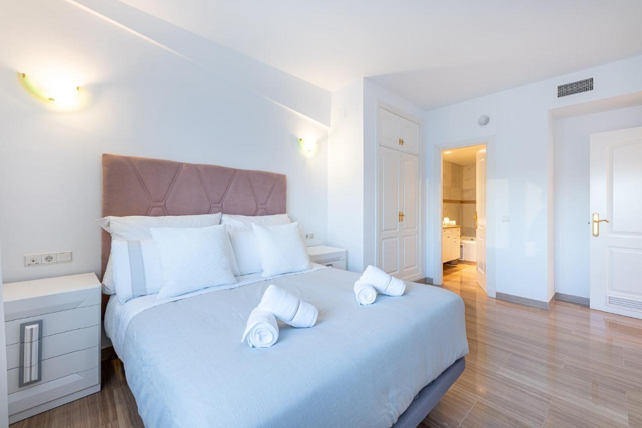 Atico Puerto Marina First Island With Sea Views And Rooftop Pool Benalmádena Exterior photo